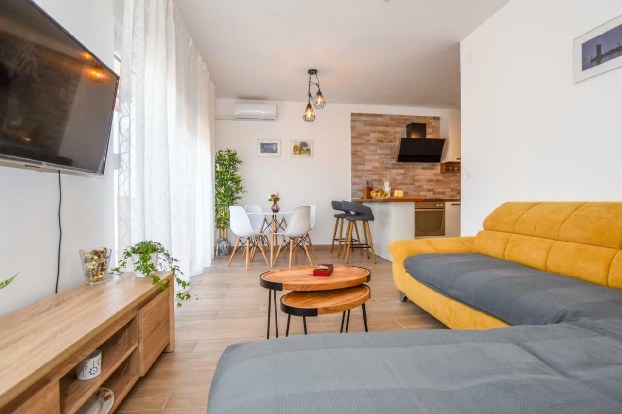 Apartments Milena 8 Mandre Εξωτερικό φωτογραφία
